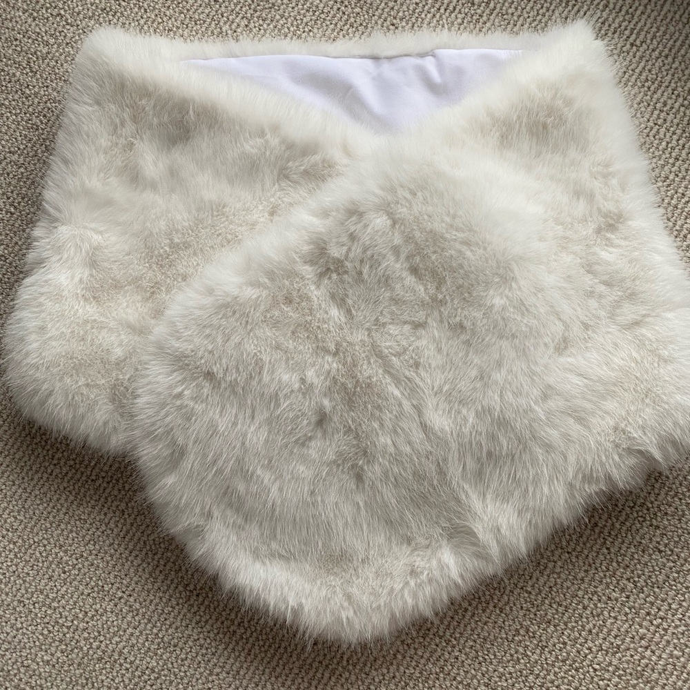 NEW faux fur white wrap